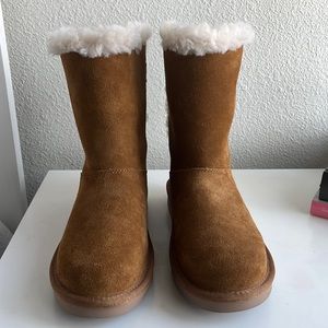 Uggs Tan size 8